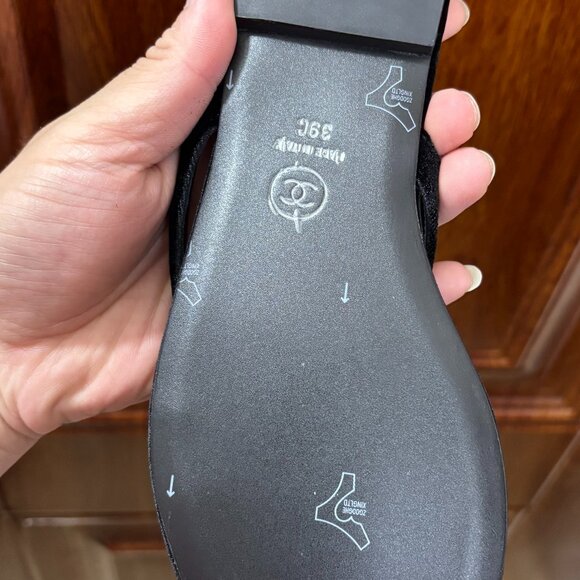 CHANEL Flip-flop sandals - Picture 3 of 5